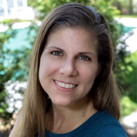 Erin Headshot